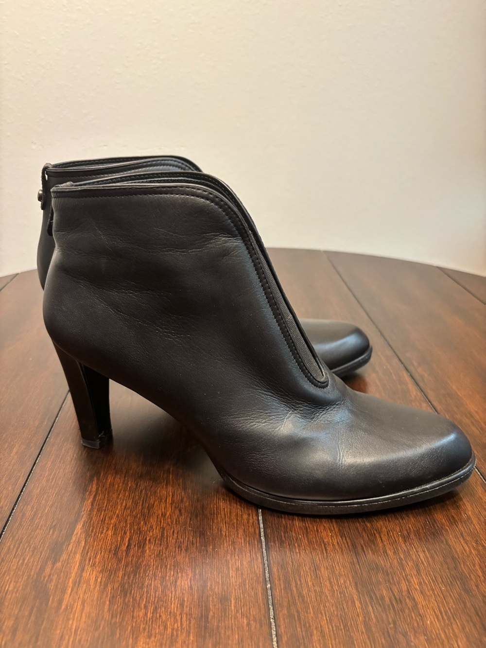 Stuart Weitzman heeled booties 12M